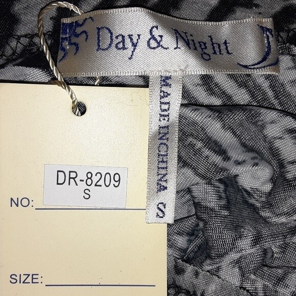 Day Night Small Tiger Print Bodycon Dress - Picture 12 of 14